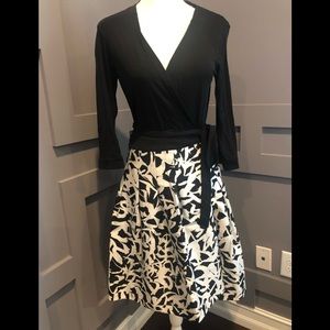 Diane VonFurstenberg NWOT. Wrap dress. Size 10